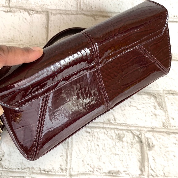 Liz Claiborne Patent Baguette Handbag - Picture 2 of 4